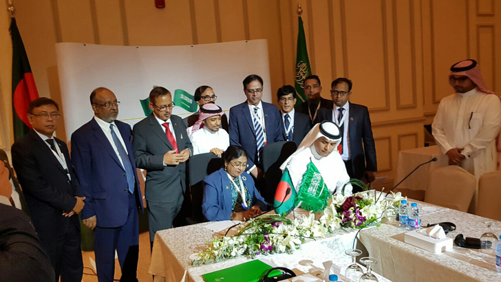 Voluptatem accusantium doloremque laudantium.