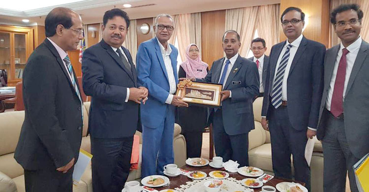 Voluptatem accusantium doloremque laudantium.